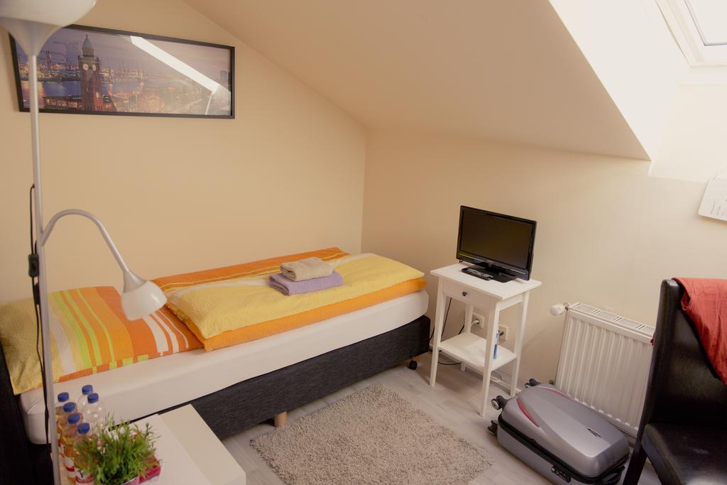 Heinsens Ellerbek Bed & Breakfast Bilik gambar
