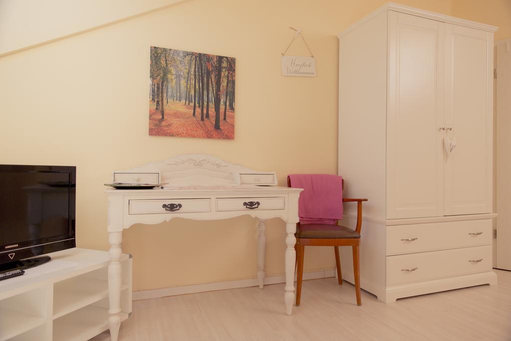 Heinsens Ellerbek Bed & Breakfast Bilik gambar