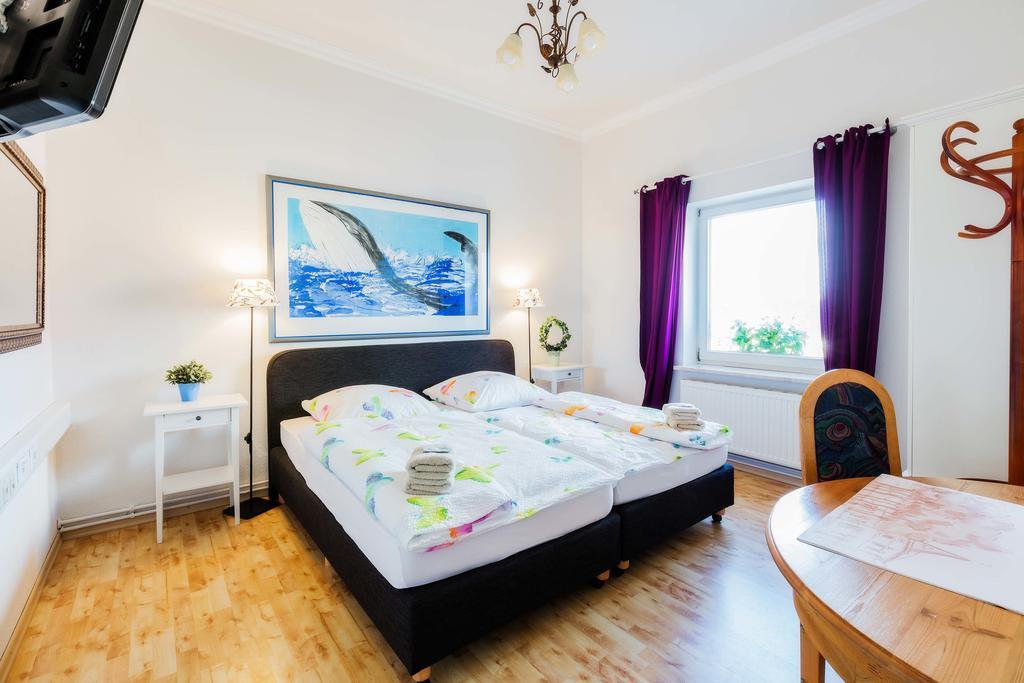 Heinsens Ellerbek Bed & Breakfast Luaran gambar