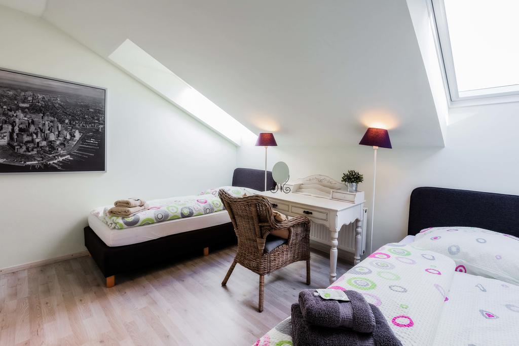 Heinsens Ellerbek Bed & Breakfast Luaran gambar